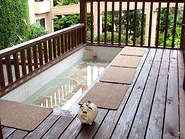 施設内に足湯もあり、非日常的な空間を求めたお客様がいらっしゃいます!!