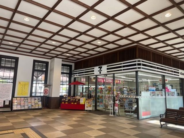 琴平駅周辺はコンビニやスーパーがあります♪