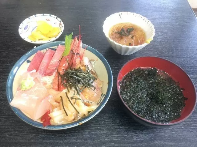 美味しい食べ物も沢山ありますよ！！