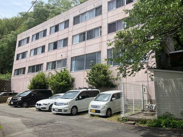 寮は社員の方も使用しているので清潔です♪車持込も可能！