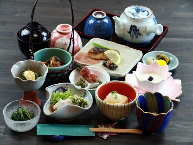 朝食、夕食準備も行っていただきます
