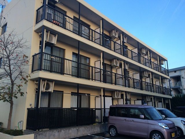 各部屋にトイレ・お風呂がついています。
退勤後、部屋でシャワーを浴びる事ができます！