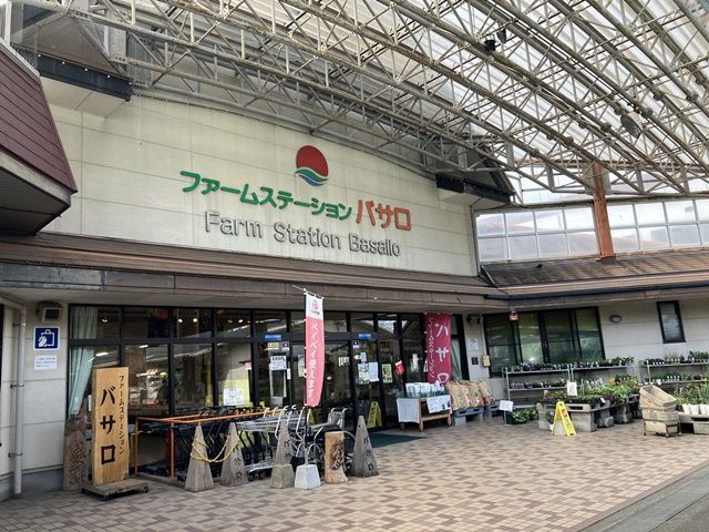 寮周辺にはお店も充実！少し歩けばコンビニや複合型スーパーもあり便利！
