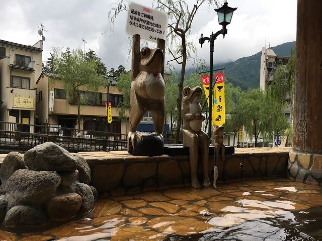 足湯が入れる所も多数ありますよ♪有料にはなりますが他の施設でも日帰り温泉の利用は出来ます！