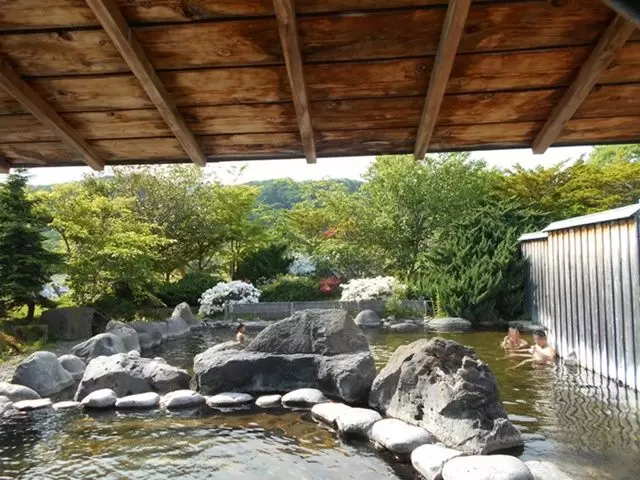 天然のアルカリ泉はお肌をスベスベにしてくれるんです!