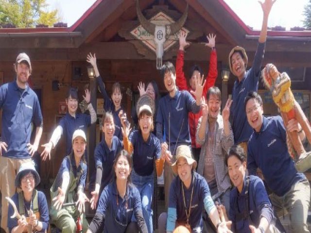 キャンプ場スタッフ！キャンプ場にあるカフェのヘルプにもいっていただく可能性あります！