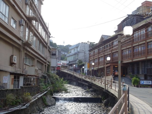 ■熱川エリアの街並みです。