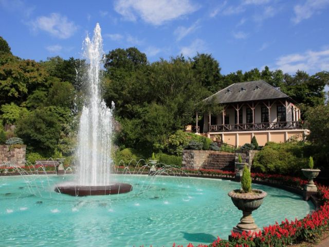 休日も観光スポット盛りだくさん