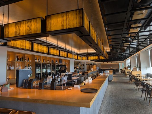 「美食とカフェ」をコラボした新しいスタイルの飲食店！