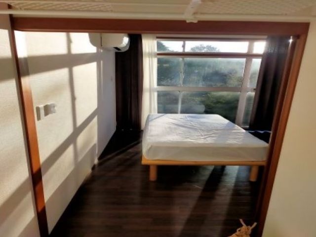 寮です！大きなTVとベッド、冷蔵付き！