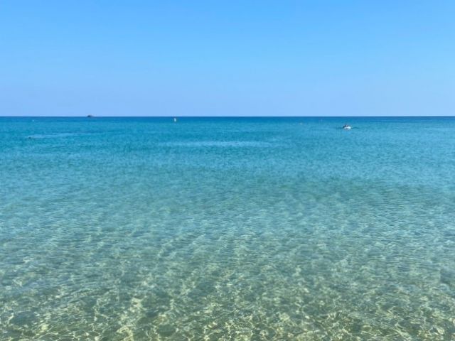 夏はビーチや夕日を見にたくさんの人が訪れます！夏の思い出にピッタリのお仕事です。