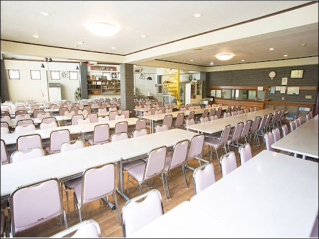 職場のイメージです。スピーディーなお料理の配膳下膳をお願いします！