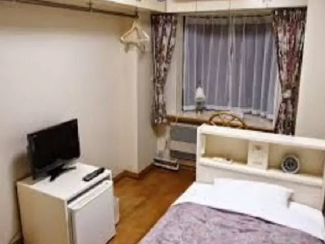 寮は元ビジネスホテルの客室寮♪
