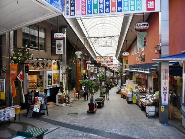 熱海では食べ歩きも楽しめます♪
