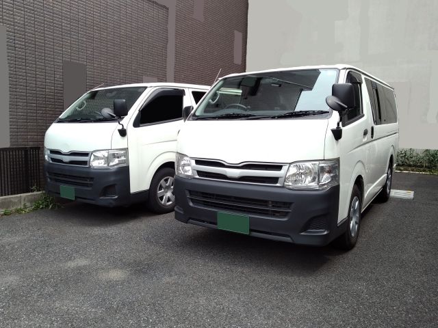 中型免許をお持ちの方はマイクロバス、
普通免許の方はハイエースの運転をお願いいたします！！