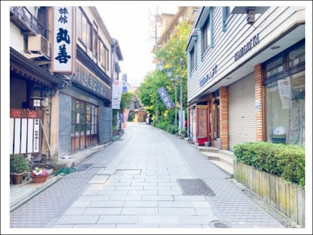 温泉街はレトロは雰囲気です．．．