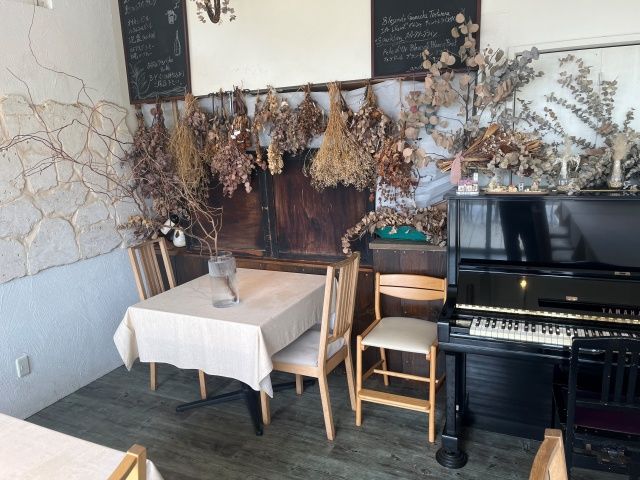 楽器の持ち込み可能！ピアノも置いておるのでぜひ♪