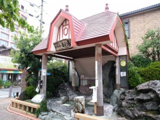あなたの頑張り次第では時給アップ！３食無料・温泉利用可能な職場です！