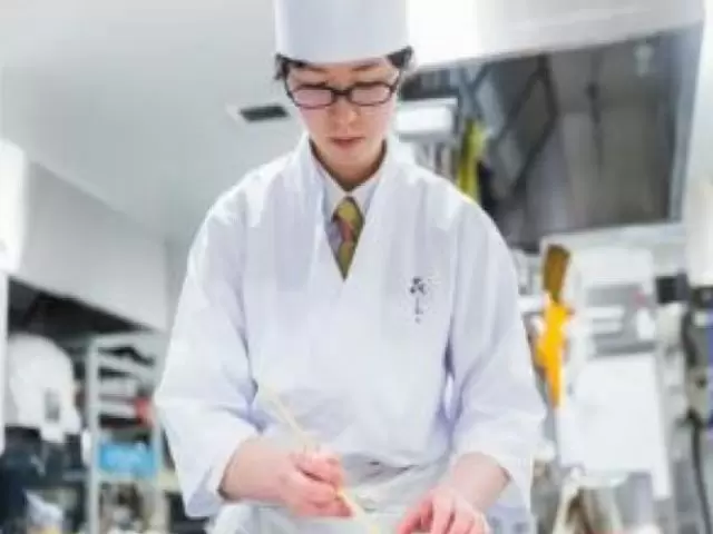 ホテル内キッチンのお仕事★ご経験がある方もない方もご勤務いただける職場です!