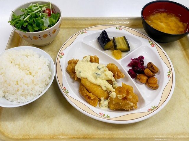 従食も評判高く、ボリューム満点！