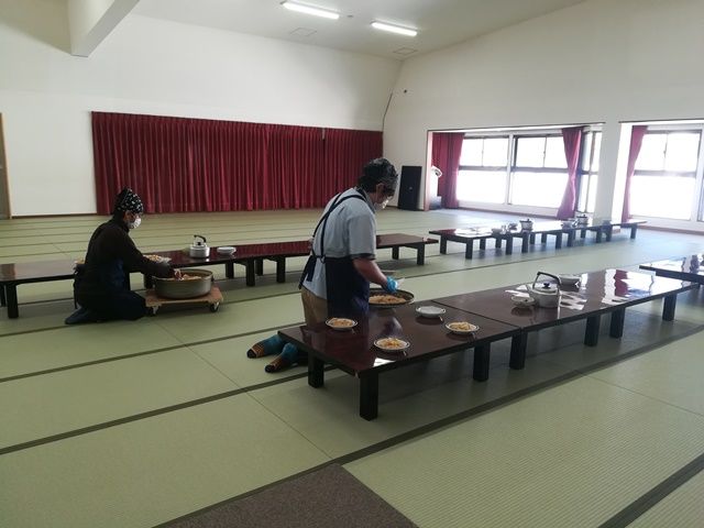 お仕事は簡単です♪
未経験の方も最初は優しく教えて頂けます！