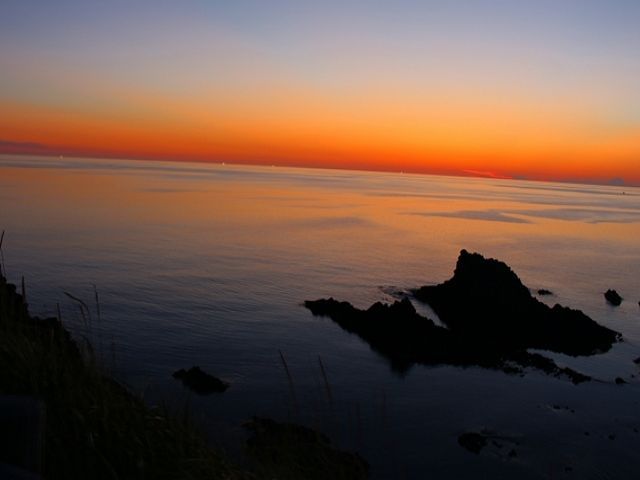 留萌市内には日本の夕陽百選に選ばれたスポットも。夕方には幻想的な空が広がります。