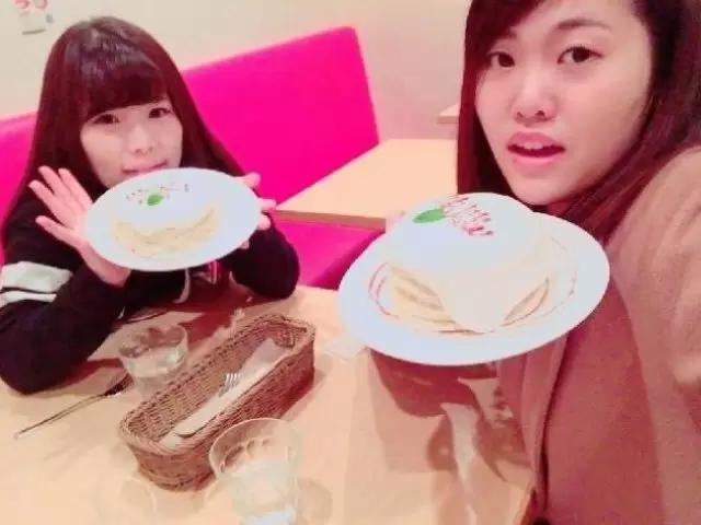 熱海には甘味処もたくさん有♪疲れも忘れて癒されます♪バターあんやシュークリームもオススメ！