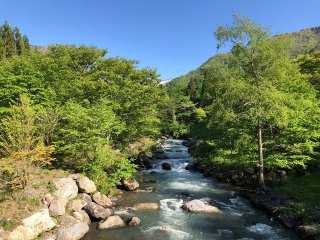 『奥飛騨で非日常体験』手作りのまかないが自慢の職場！教育体制バッチリで働きやすいです☆