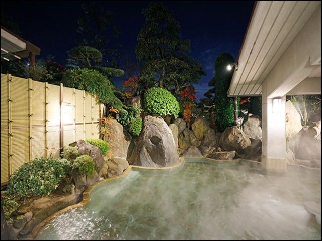 自慢な庭園が広がる旅館でのお仕事です♪