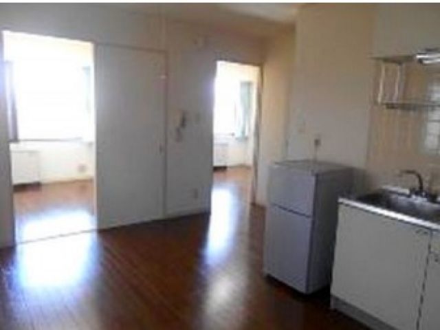 こちらが2DKのお部屋で友人同士入れます！寮もとてもきれいです！！