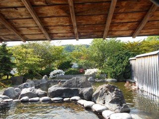 昭和レトロな温泉宿で時短勤務！