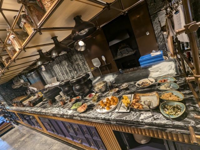 バラエティに富んだ朝食を提供しています♪