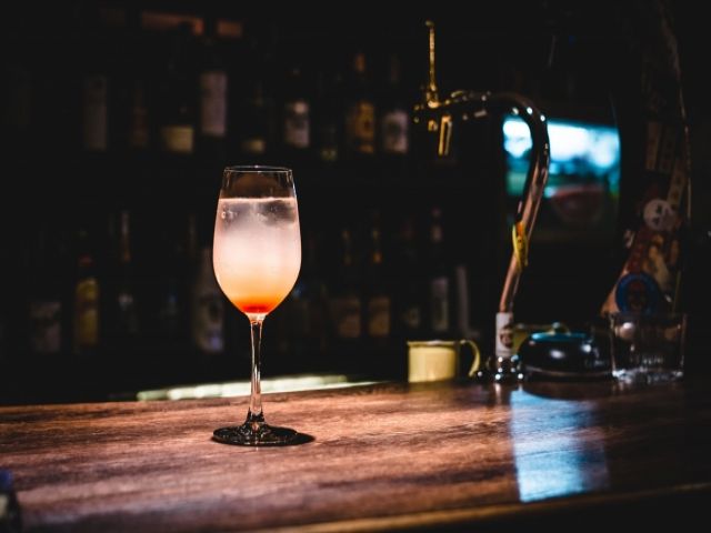バーテンダーも募集しておりますのでお問い合わせください