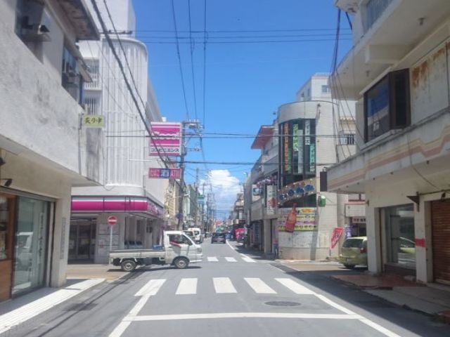 市街地も近く、生活環境も安心です。