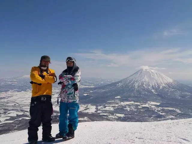 スキーパス券も無料支給☆世界が注目するニセコの山を滑り尽くそう！