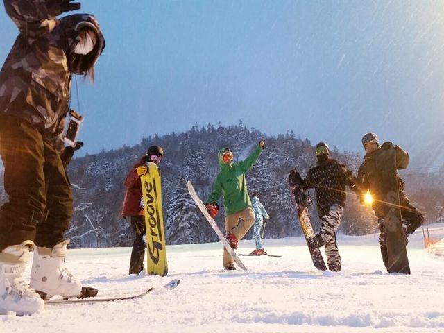 もちろんパス券付きで滑り放題！