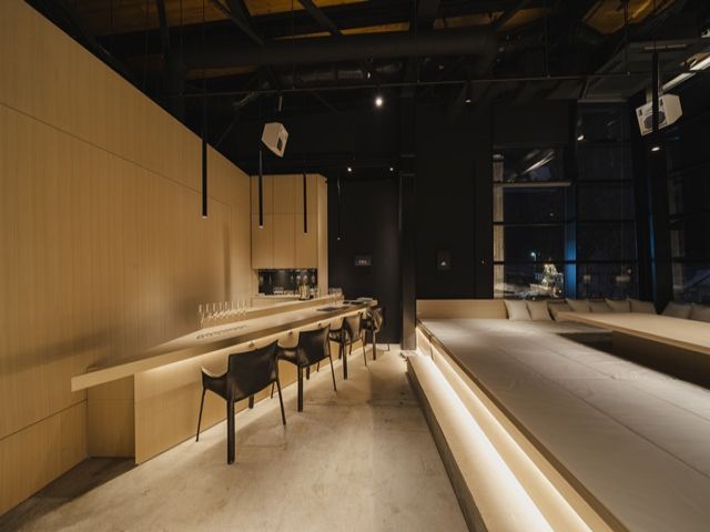 世界の富裕層をターゲットとしたレストラン＆バー☆