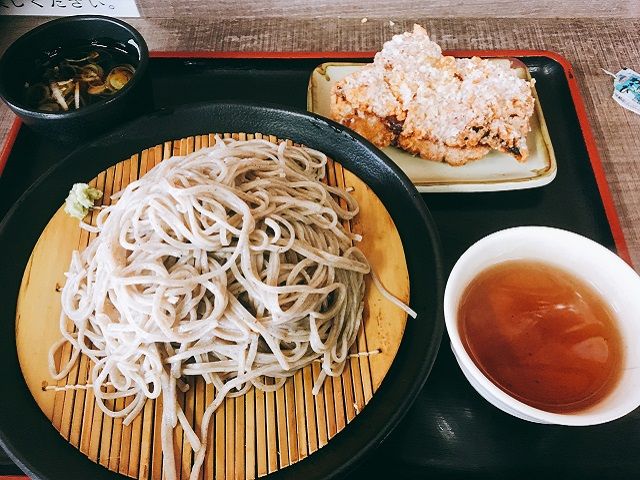 長野はお蕎麦が美味しいんです♪
近くにお店もあるのでぜひ行ってみて下さい!!