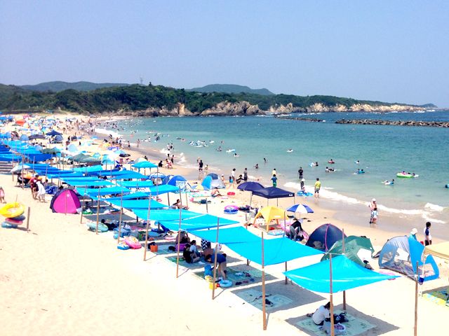 ホテルの目の前はビーチです。