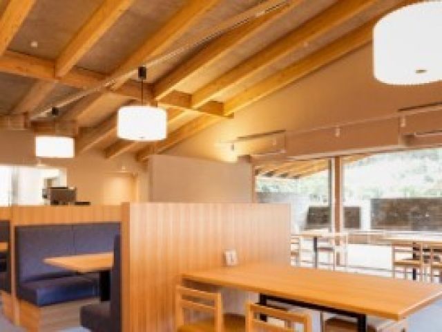 オープンしてまだ間もない施設なので、内装はとってもキレイです☆