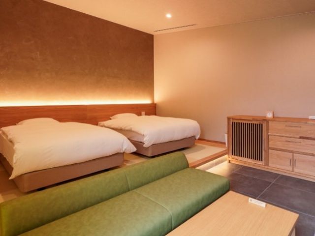 客室もシンプルで落ち着いたデザイン。