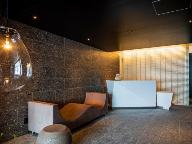 請邊提供高等服務，也請邊維持飯店環境及打掃♪