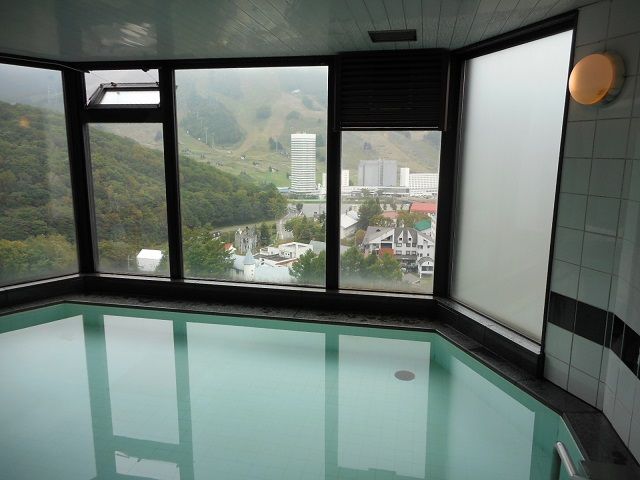 寮の最上階には大浴場が着いています。景色もきれいで疲れも癒されます。