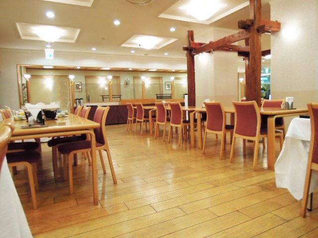 レストラン会場でのお仕事です☆