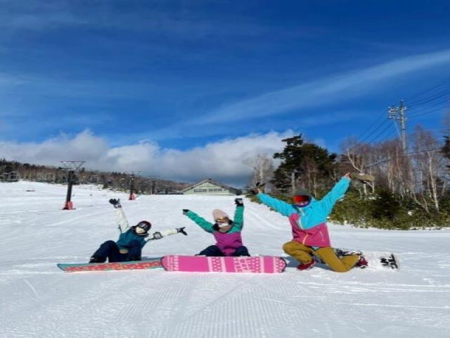 すぐ隣には八方尾根スキー場があります!　シーズン満了いただけた方はリフト券が無料になります