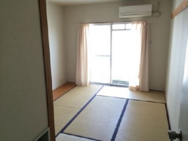 綺麗めな和室の個室寮です☆
寮に管理人さんもおり安心!!