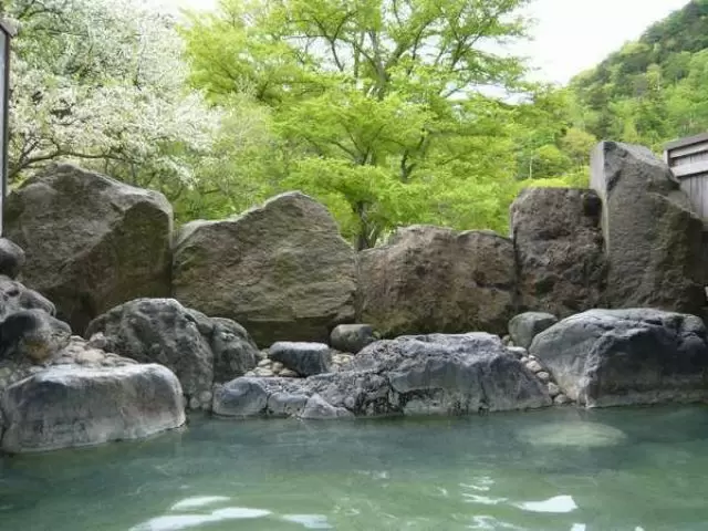 かけ流しの温泉！！毎日利用可能！