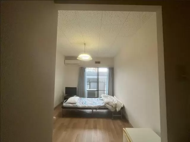 寮は壁紙も張り替えてあり、とても綺麗です☆
歩いてすぐなので通勤らくらくです!!