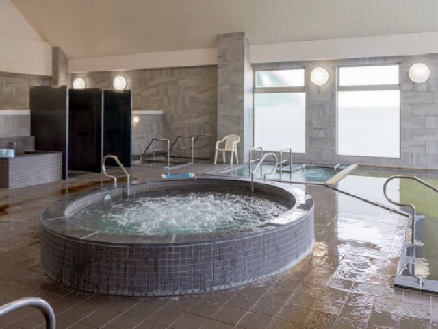 温泉利用も可！アットホーム感のある規模感で、地元住民の憩いの施設。