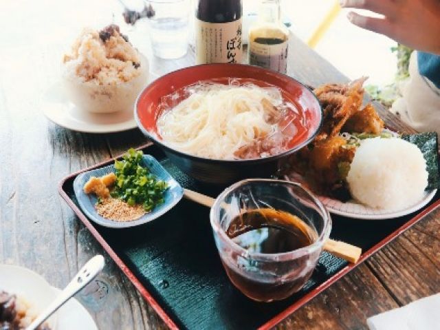 うどん・骨付鳥・そうめん・オリーブなど香川の食もお楽しみください♪